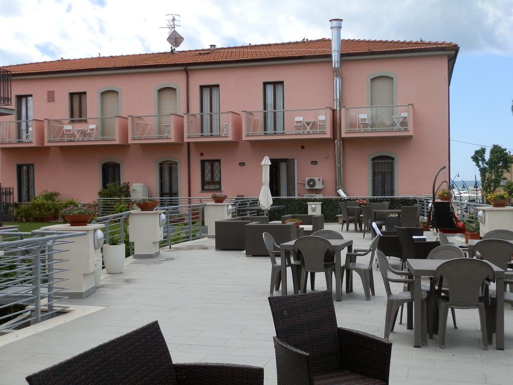Hotel Lucerna Castiglione della Pescaia Exterior photo